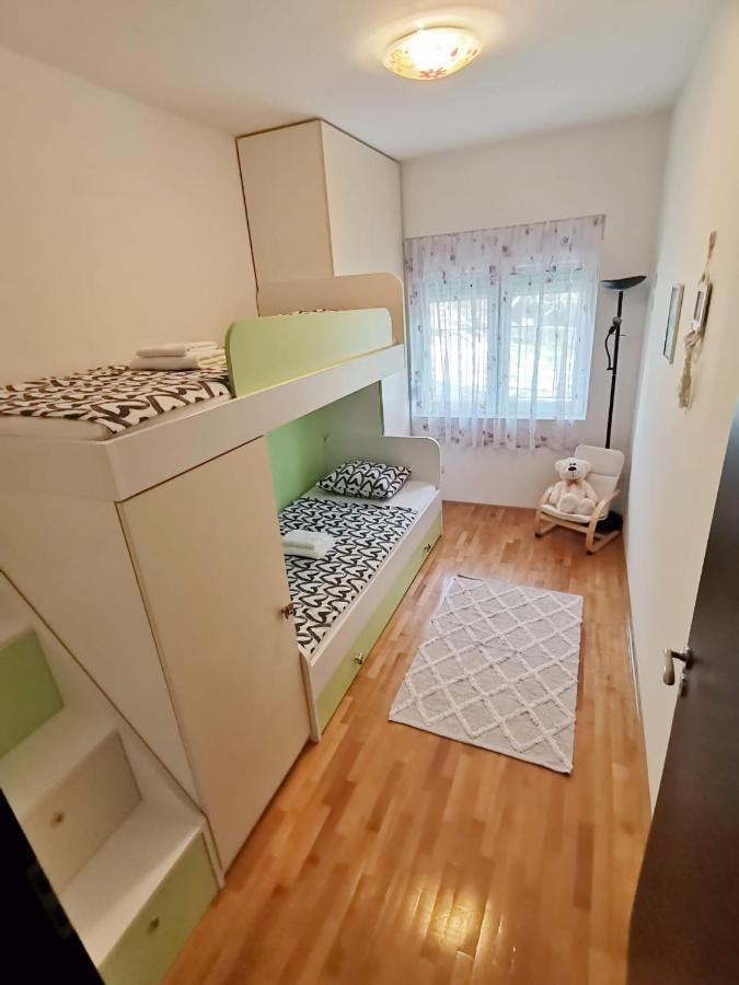 Apartman Pejic Podstrana Exteriér fotografie