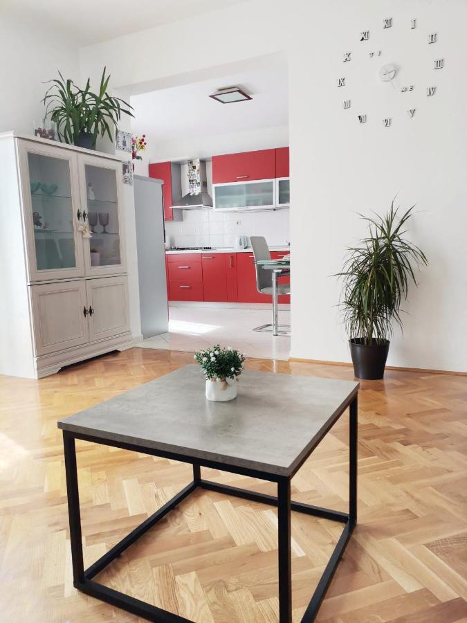 Apartman Pejic Podstrana Exteriér fotografie