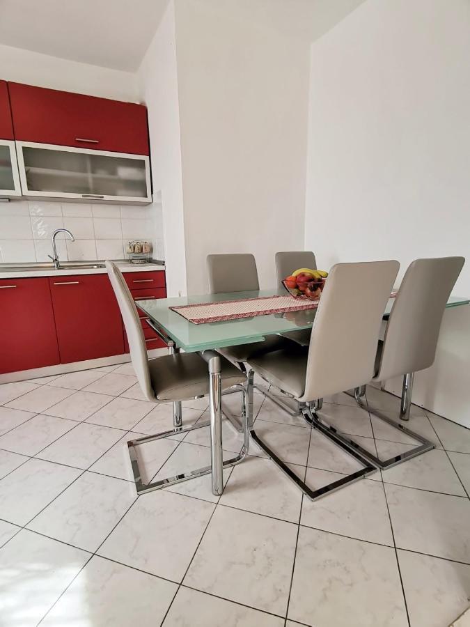 Apartman Pejic Podstrana Exteriér fotografie